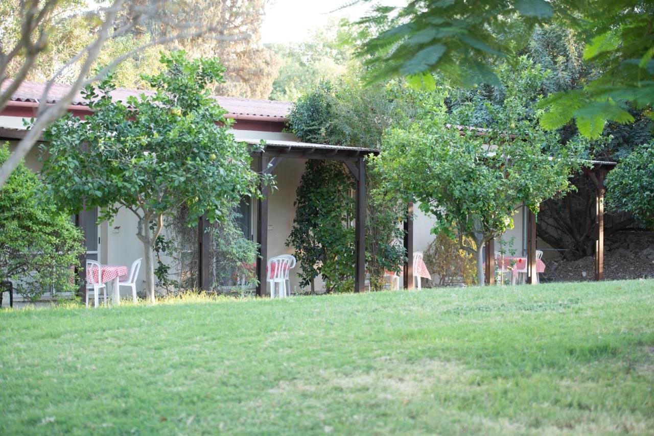 ติรัต ซวี Aparthotel Tirat Zevi ภายนอก รูปภาพ
