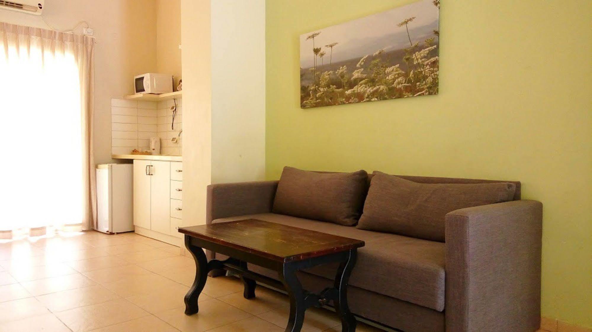 ติรัต ซวี Aparthotel Tirat Zevi ภายนอก รูปภาพ