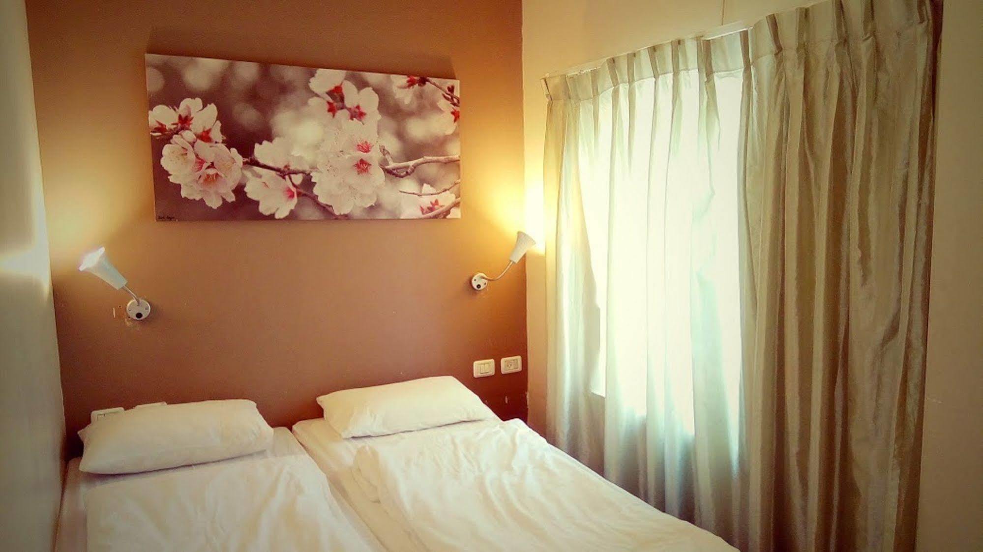 ติรัต ซวี Aparthotel Tirat Zevi ภายนอก รูปภาพ